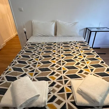 Apartamento Aconchegante T1 Na Caparica Almada